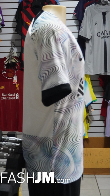  Jersey Liverpool F.C. image3