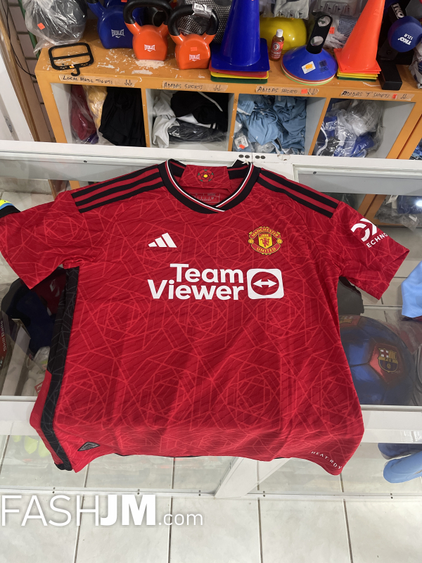  Manchester United Football Jersey image0